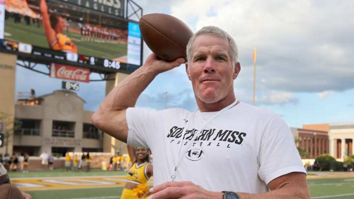 Brett Favre on Aaron Rodgers' Future in Green Bay: 'I Think That Aaron Will Finish Somewhere Else'