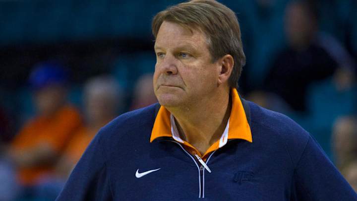 Bulls owner Reinsdorf talked to Floyd about replacing Jackson in 1996