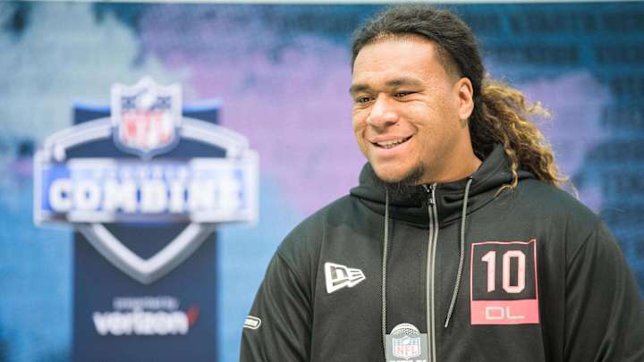 Former Utah DL Leki Fotu is officially part of the "Bird Gang" Former Utah DL Leki Fotu is officially part of the "Bird Gang"