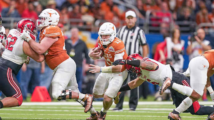 Texas Football: Sam Ehlinger Has High Praise for Former Teammates Heading into NFL Draft Texas Football: Sam Ehlinger Has High Praise for Former Teammates Heading into NFL Draft