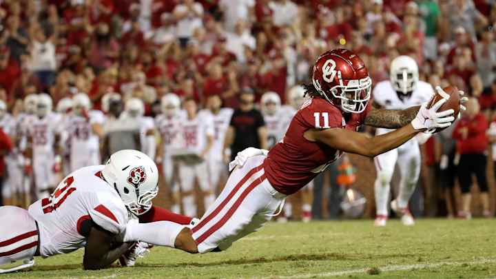 Sooners WR Jadon Haselwood Reportedly Suffers Knee Injury Sooners WR Jadon Haselwood Reportedly Suffers Knee Injury