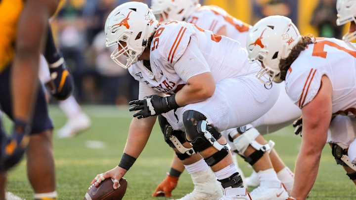 Texas Football: Zach Shackelford Signs with Tampa Bay