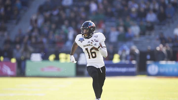 Eagles Sign WR Quez Watkins to Rookie Deal