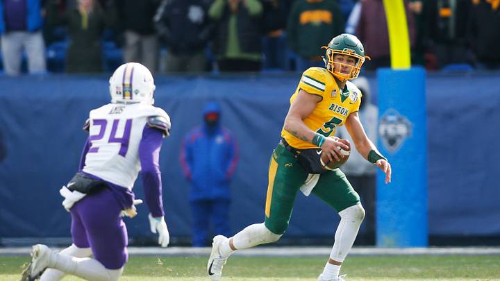 Way-Too-Early 2021 Mock Draft: Patriots Take North Dakota State QB in 1st Round Way-Too-Early 2021 Mock Draft: Patriots Take North Dakota State QB in 1st Round