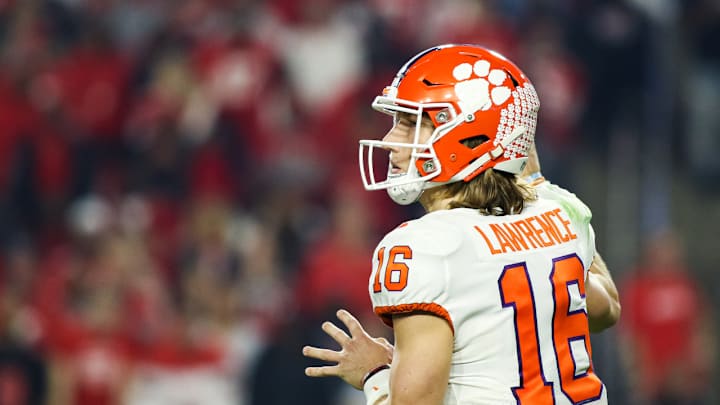 NFL Network Analyst: Neither Lawrence, Fields Grade Out as Highest At Quarterback