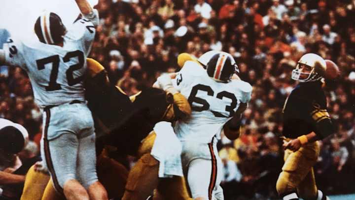 Legend of Sixkiller: Sonny and the Huskies Were Quick on the Draw