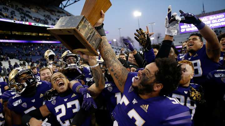 Big Man on Campus: UW's Gigantic Ale Awaits His Big Chance