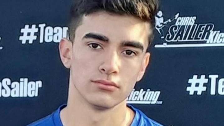 CU Buffs Pursuing a Punter from the Pacific Coast