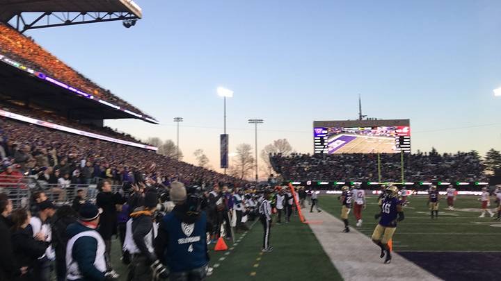 Report: Washington Tries Double Play to Keep Tuimoloau in Town
