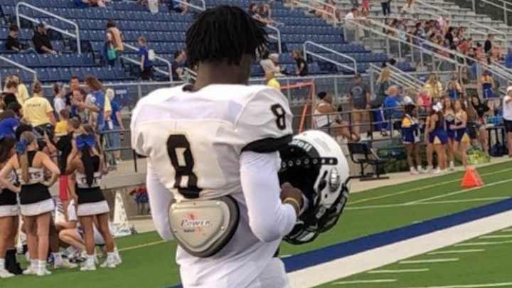 2021 Recruit Ketron Jackson’s Blazing Speed, Size Makes Him an Intriguing Prospect for LSU Football