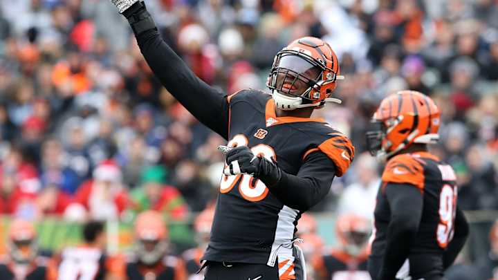Carlos Dunlap, Trae Waynes named to PFF's All-Clutch Team
