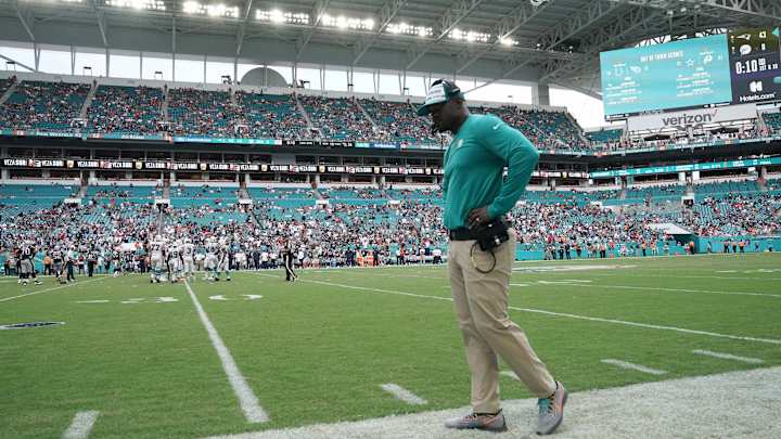 Players, Coaches Connected to Patriots Show Support For George Floyd