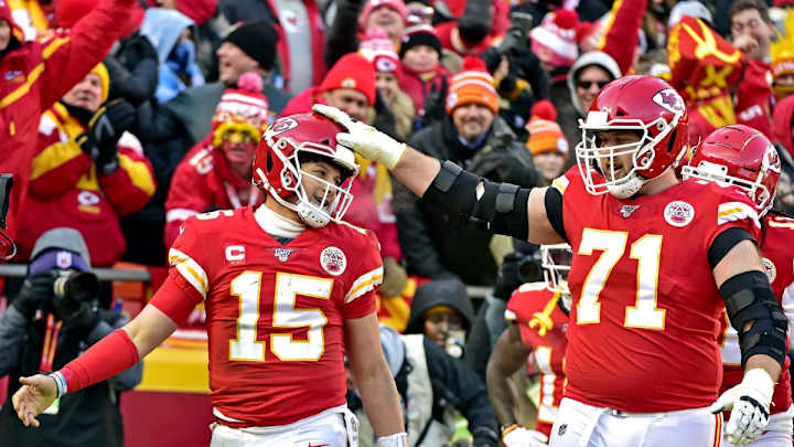 Mitch in the Kitch: Kansas City Chiefs OT Mitchell Schwartz Fills Quarantine Time With Cooking