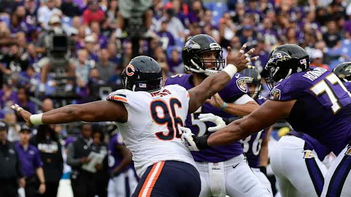 Bears Players Rush to Back Kaepernick Without a Kneel