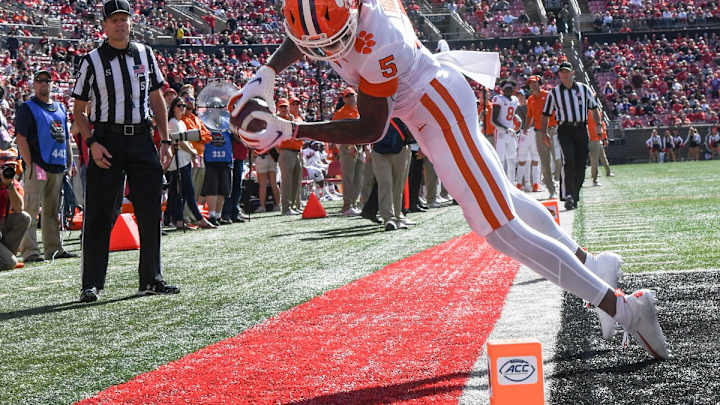 Tee Higgins says Joe Burrow's comments 'mean a lot,' as the rookie hopes to continue the tradition of 85 Tee Higgins says Joe Burrow's comments 'mean a lot,' as the rookie hopes to continue the tradition of 85