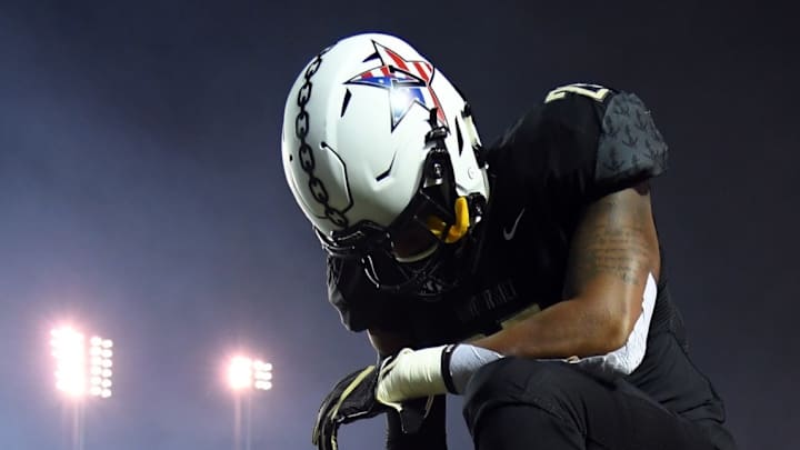 Titans Linebacker Lived With, Learned From 'Great' Police Officer Titans Linebacker Lived With, Learned From 'Great' Police Officer