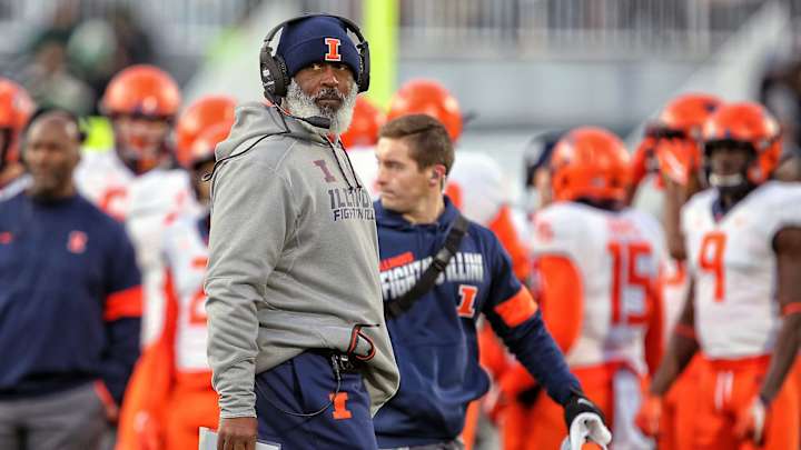 Lovie Smith Talks About Coaching in a Time of Protest and Pandemic