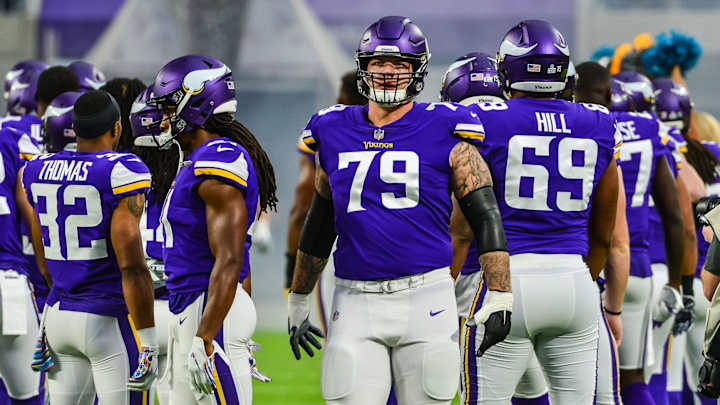 Tom Compton vs. Aaron Donald: A 14-Round KO