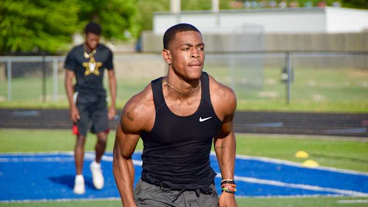 Cowboy Cornerback DJ Jones Has Used His Quarantine To Prepare Himself For A Battle Cowboy Cornerback DJ Jones Has Used His Quarantine To Prepare Himself For A Battle