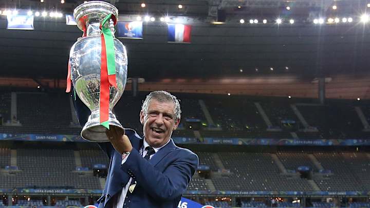 Portugal Coach Fernando Santos Signs Through Euro 2024