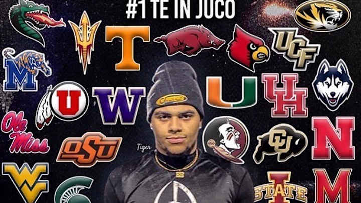 Part 2: 2021 UW Commit Quentin Moore Learned Persistence From His Mother