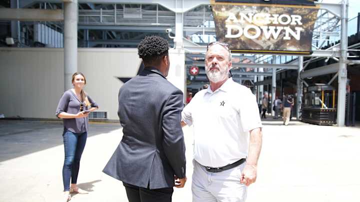 Vanderbilt Football Unsung Hero Larry Leathers Retires