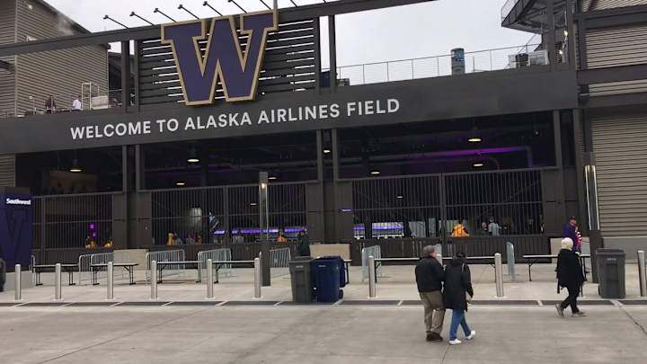 Husky Football Players Begin to Trickle Into Campus, Slowly and Carefully Husky Football Players Begin to Trickle Into Campus, Slowly and Carefully