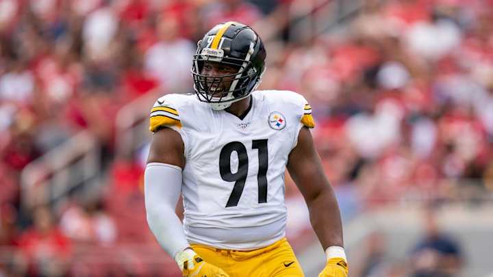 Steelers' Stephon Tuitt: 'I’m Not Kneeling for the Flag' Steelers' Stephon Tuitt: 'I’m Not Kneeling for the Flag'