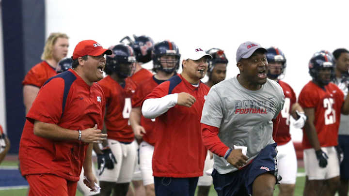 Derrick Nix Talks the Transition from Running Backs to Receivers Coach Derrick Nix Talks the Transition from Running Backs to Receivers Coach