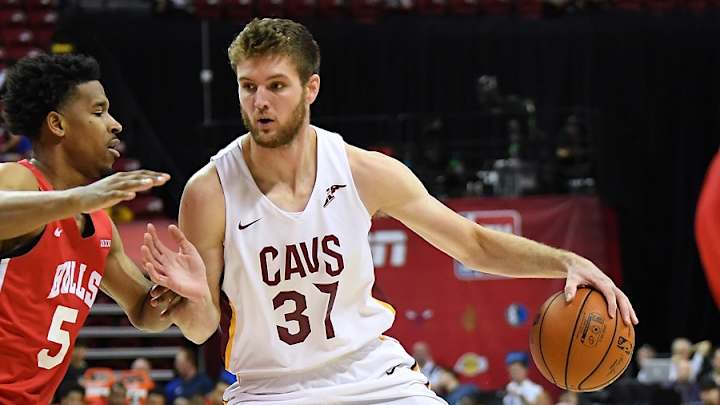 Cavs convert Wade's two-way contract to standard deal