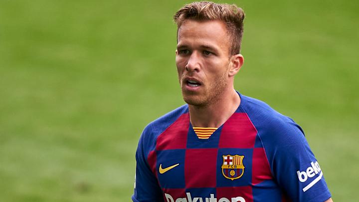 Barcelona Announces Arthur's Transfer to Juventus, Signs Pjanic in Return