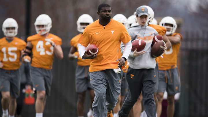 Look: John Chavis “Shares Wisdom” With Tennessee Defensive Coordinator Derrick Ansley