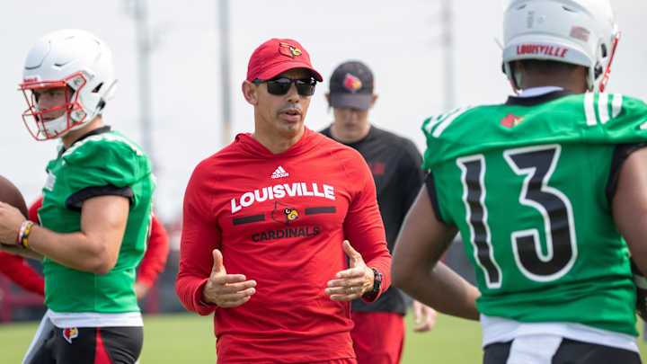 Louisville QB Coach Frank Ponce breaks down Cardinals' depth at Quarterback
