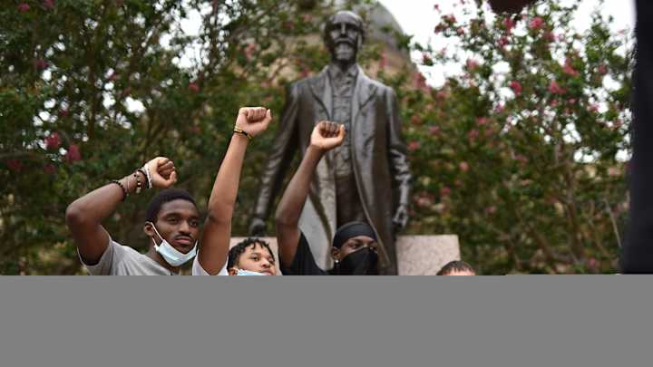 Texas A&M Athletes Call for Removal of Campus Statue of Racist Ex-University President Texas A&M Athletes Call for Removal of Campus Statue of Racist Ex-University President