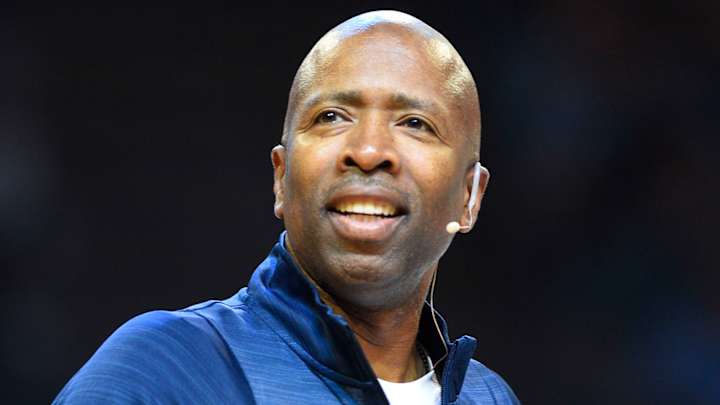 Kenny Smith On Bill Russell, Michael Jordan, And the NBA’s Decision to Highlight Social Justice Kenny Smith On Bill Russell, Michael Jordan, And the NBA’s Decision to Highlight Social Justice