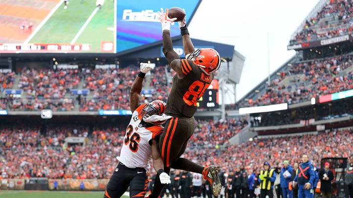 Why the 49ers should Trade for David Njoku