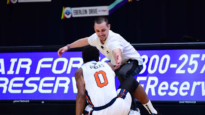 Mike LaTulip’s Coaching & GM Skills On Notice In House Of Paign TBT Opener