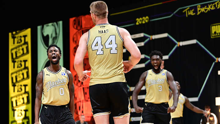 TBT: 'Men of Mackey' Rally For an 85-79 Win Over Heartfire