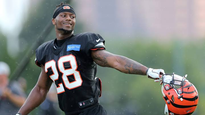 Joe Mixon not projected to finish as a top-10 fantasy running back this season