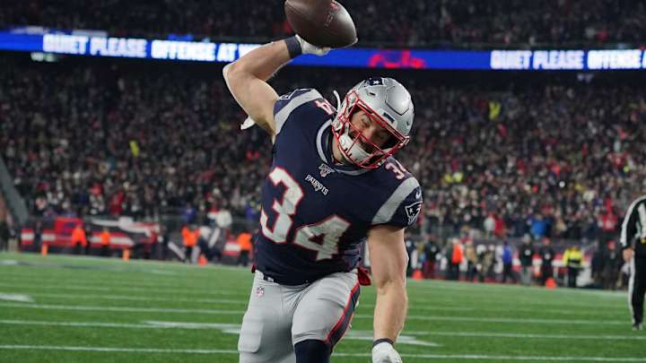 Report: Patriots Restructure RB Rex Burkhead’s Contract