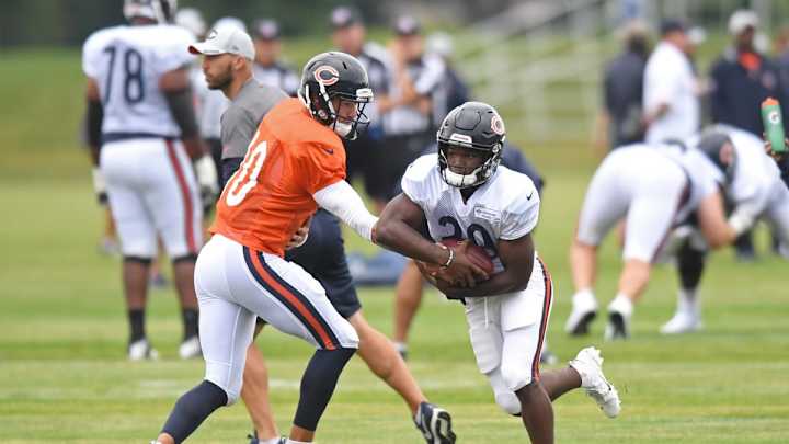 No One's Playing Favorites in This Bears QB Battle No One's Playing Favorites in This Bears QB Battle