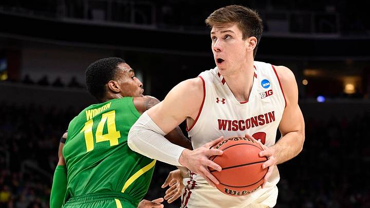 Free agent big man Happ finalizing deal with Italian club Free agent big man Happ finalizing deal with Italian club