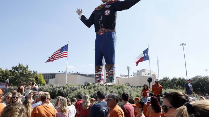 Texas, OU ADs Both Still Expect to Play in Cotton Bowl This Year