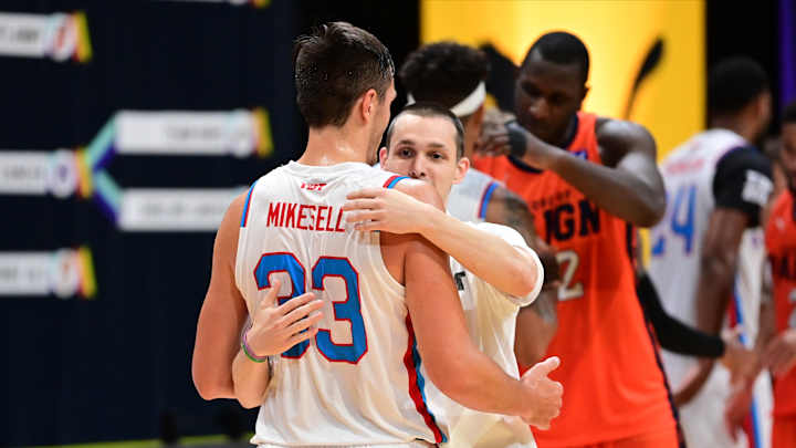 LaTulip Would Love To "Run It Back” Annually For An Illini Alumni TBT Team LaTulip Would Love To "Run It Back” Annually For An Illini Alumni TBT Team