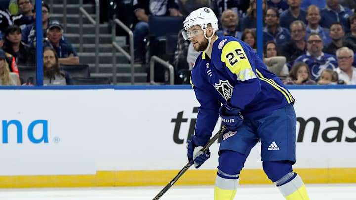 Oilers' Mike Green Joins List of Players Opting Out of NHL Return