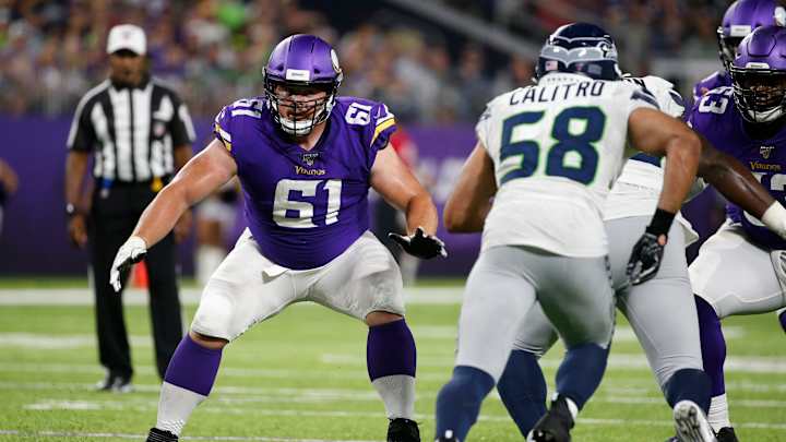 61 Days Until Vikings Football: Could Brett Jones Be an Option at Left Guard?