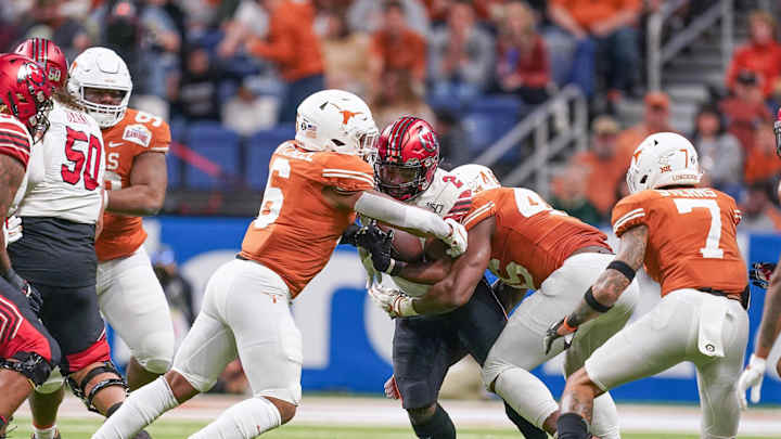 Position Preview: Little Change for Texas at LB in 2021