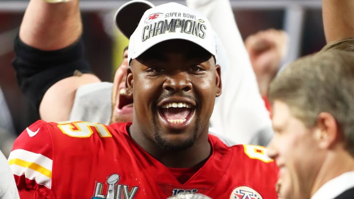 Former Bulldog Jones reportedly gets big contract extension from Chiefs