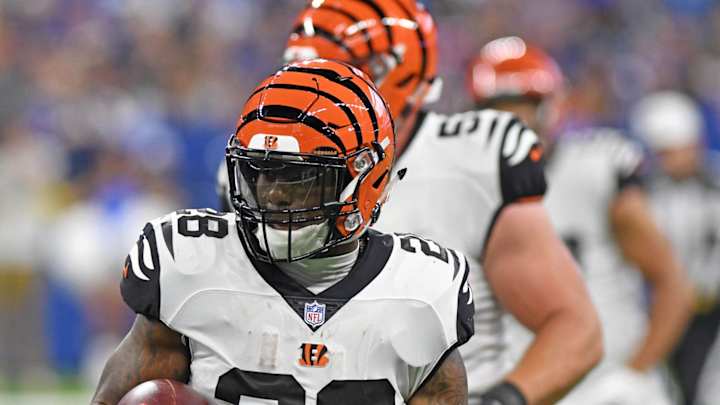 NFL wants to make mouth shields mandatory, Mixon deletes tweet about not wearing one NFL wants to make mouth shields mandatory, Mixon deletes tweet about not wearing one
