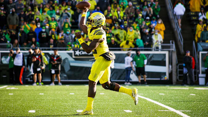 Mario Cristobal Updates Injuries, Projected Availability Ahead of Arizona